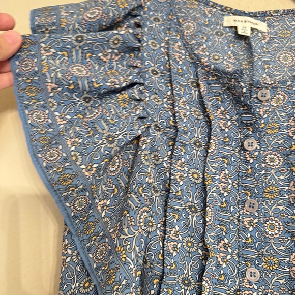 Max Studio Blouse XS Blue White Floral Ruffle Cap Sleeves Button Detailed Shirt - Picture 8 of 15